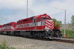 OR 4005 leads two fellow red and gray 40-2s on a late running T4 (HJ) toward the CP diamonds